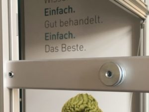 clip messestand von hire a doctor berlin mit kontraschall